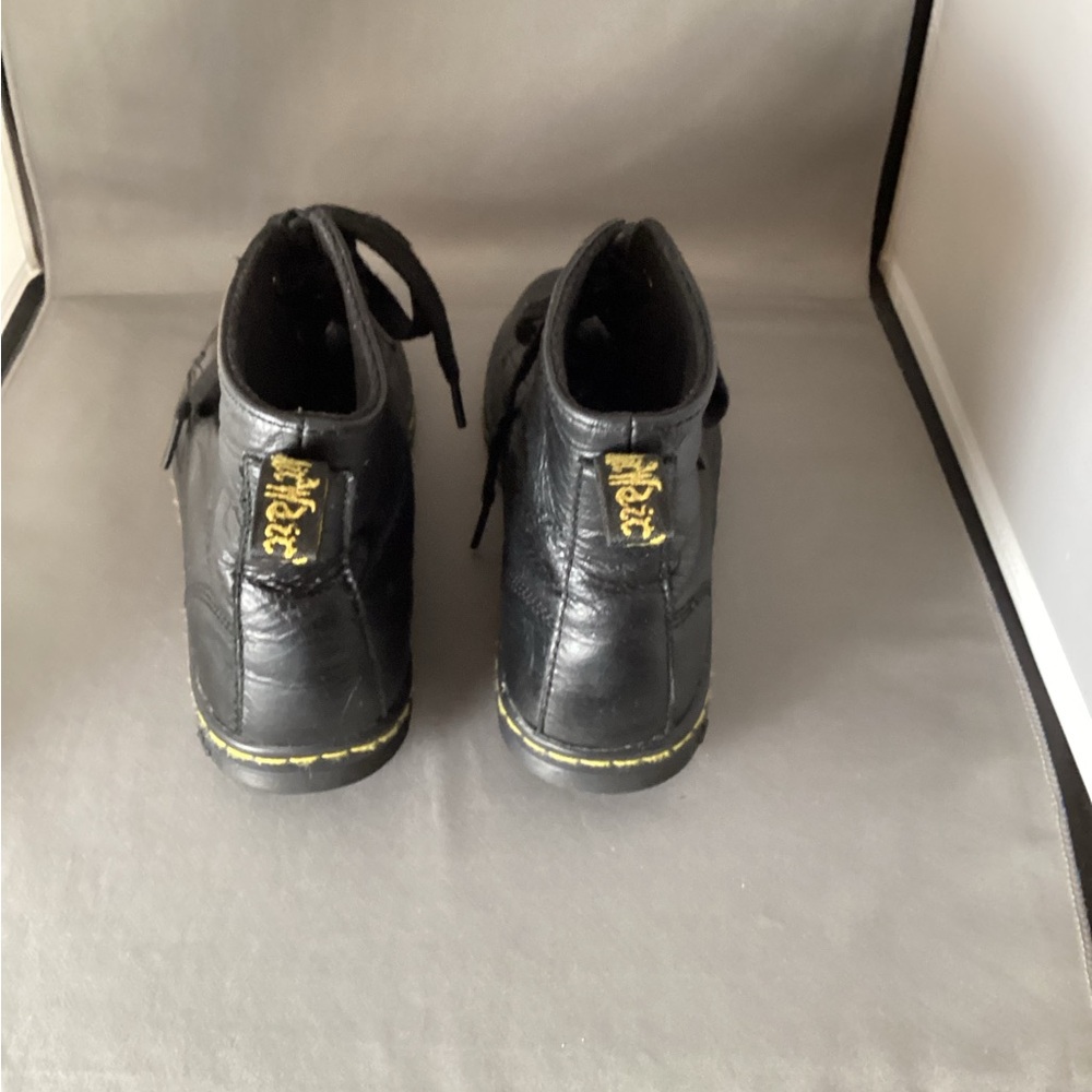 Dr. Martens black Leyton ankle boot - Picture 8 of 10
